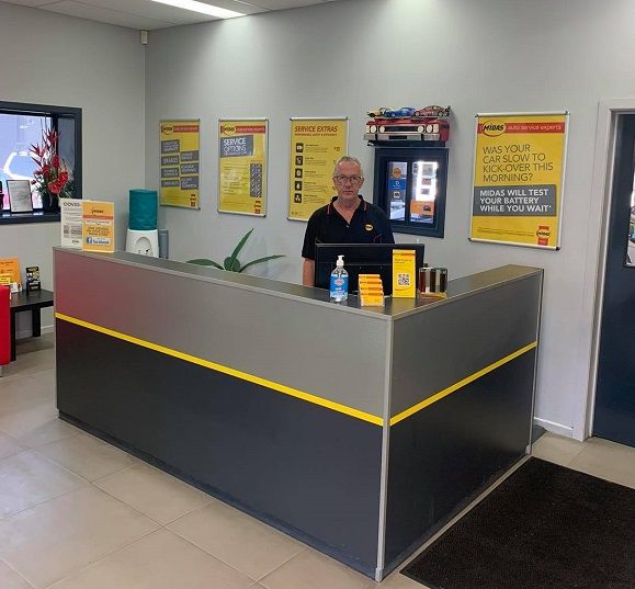 Midas Burleigh Heads Reception and Staff