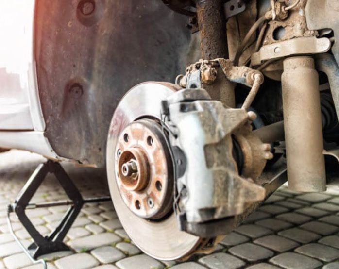 What Are the Symptoms of Worn Shock Absorbers?